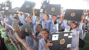 1.09 ಲಕ್ಷ ವಿದ್ಯಾರ್ಥಿಗಳಿಗೆ ಲ್ಯಾಪ್ಟಾಪ್ ವಿತರಣೆ 